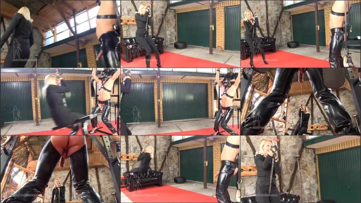 Screenshot 1 aus Ruthless Hard Ballbusting with Mistress Akella