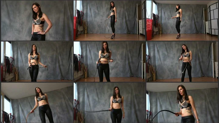 Screenshot 1 aus Superhot Femdom POV Whipping Clip, Testing Bullwhips with Lady Sarah