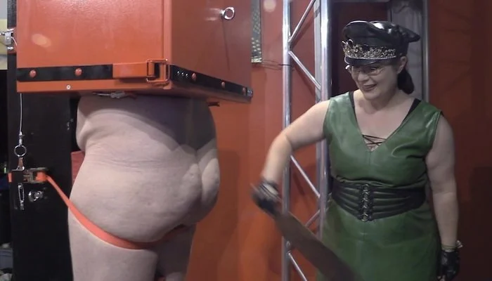 Play video: Bondage Stand Debut