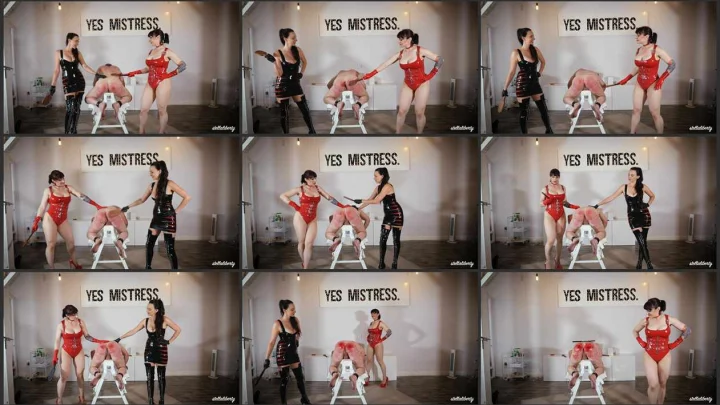 Screenshot 1 aus Double Whipping Domination, Dungeon Paddle Devastation with Andrea Untamed and Stella Liberty