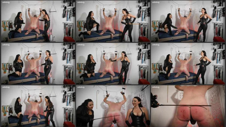 Screenshot 1 aus Losing the Counting Game Caning with Mistress Stella and Empress Jazmin