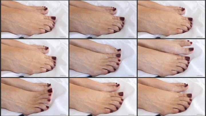 Screenshot 1 aus Foot Fetish, Tendon and Toe Tease with Stella Liberty