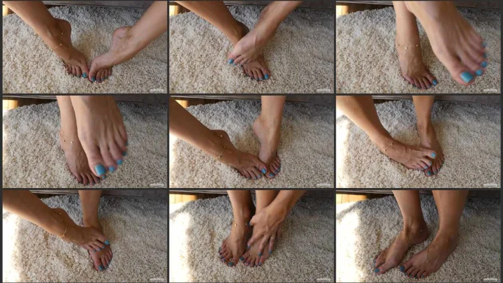 Screenshot 1 aus Stella’s Long Toes, Toe Tease in Blue