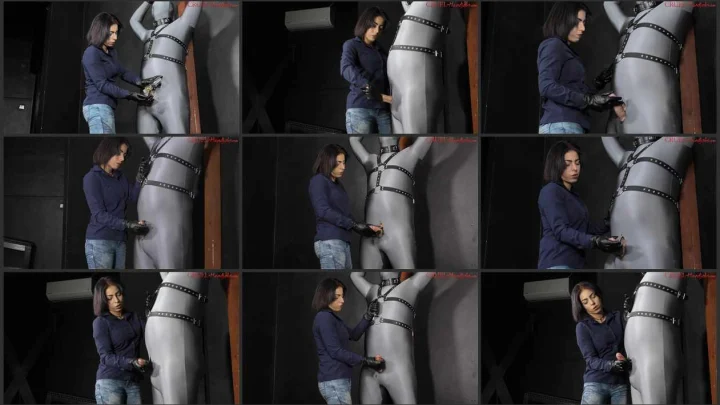 Screenshot 1 aus Leather Gloves Handjob Part 1