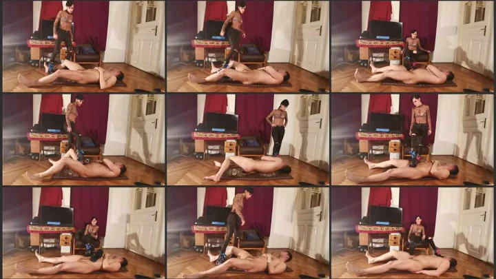 Screenshot 1 aus Kicking and Stomping Balls and Cock, Beth and Joe Kinky Store