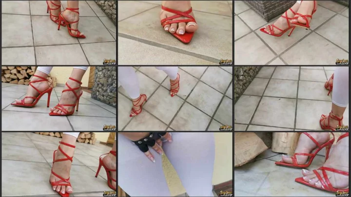 Screenshot 1 aus Outdoor Heels Teasing