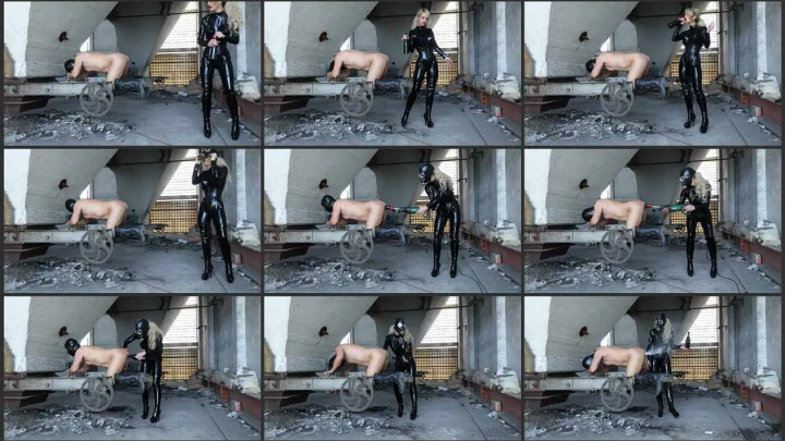 Screenshot 1 aus Rubber Excesses with Champagne Enema and Fucking Machine (4K)
