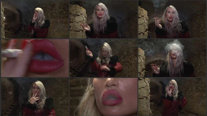 Screenshot 1 aus Fetish, Sensual Smoking Fetish Goddess