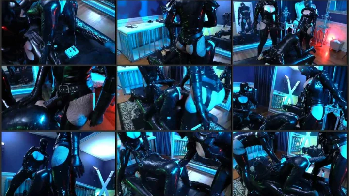 Screenshot 1 aus Full Latex Cenobite Mode, Bizarre Rubber Anal Probe with Cybill Troy and Andrea Untamed