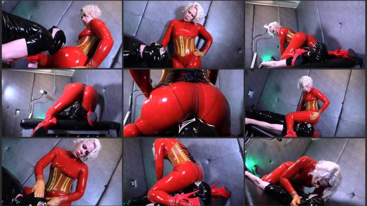 Screenshot 1 aus Face Sitting and Ass Smothered Under Helena’s Rubber Ass