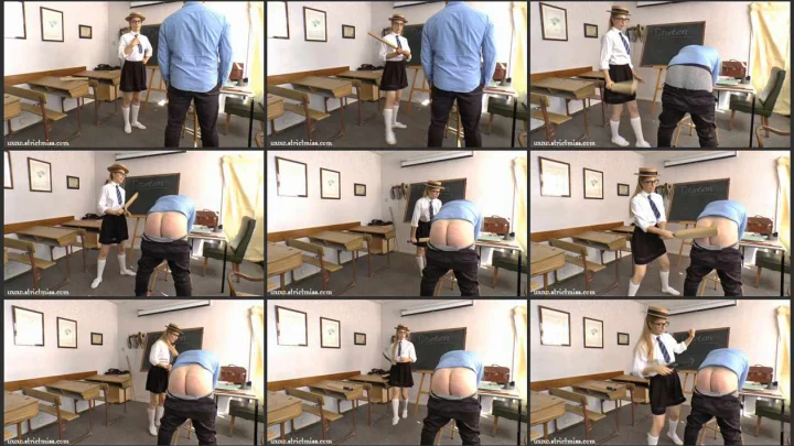 Screenshot 1 aus Head Girl Stephanie Gives this Boy A Lesson In Team Spirit