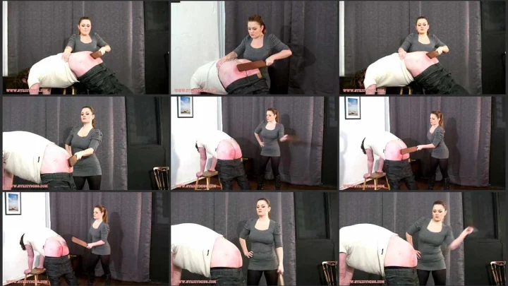 Screenshot 1 aus Miss Rachel Gives You a Paddling Punishment