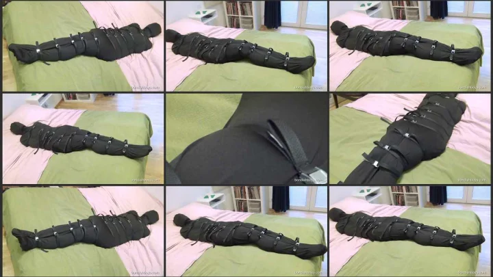 Screenshot 1 aus Zentai Sissy Mummification: Sacked, Encased and Strapped