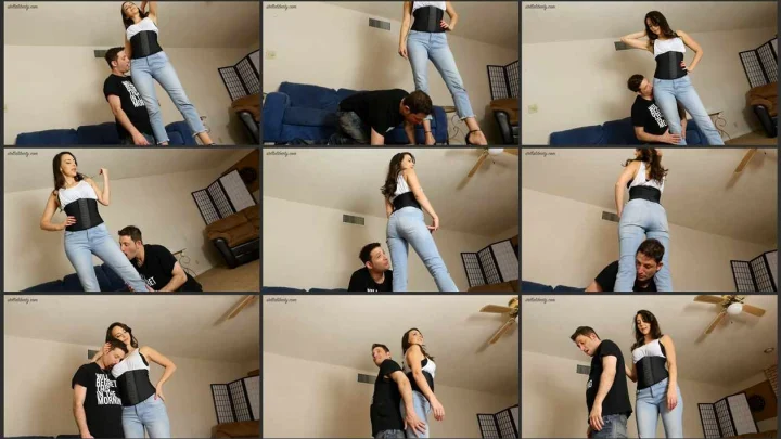 Screenshot 1 aus Height Fetish Humiliation Sensual Size Comparison with K Dynamite and Stella Liberty