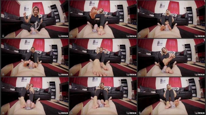 Screenshot 1 aus Locked Cock Chronicles with Fluffy and Goddess Brandon Areana – Volume 13