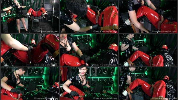 Screenshot 1 aus Mistress Alexandra in Latexslave – Part 2