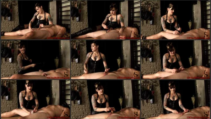 Screenshot 1 aus Tonight’s Entertainment with My Slave on a Bondage Table – Part 3