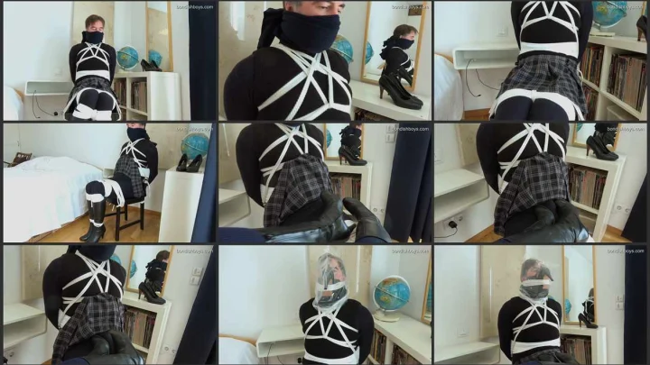 Screenshot 1 aus Kein Schnickschnack-Bondage mit Seil, Plastiktüte, gagged stinkenden Stiefeln