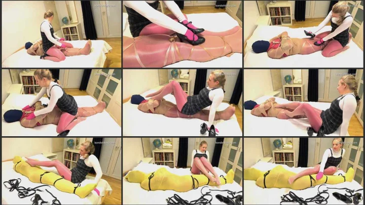 Screenshot 1 aus Cute tight mummification in nylon tights