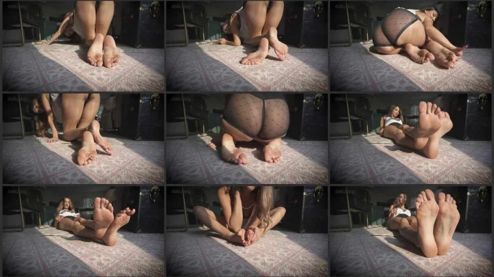 Screenshot 1 aus Worship my booty and soles close up view