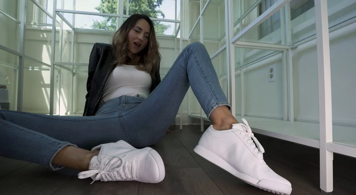 You my footslave, admire on my new sneakers
