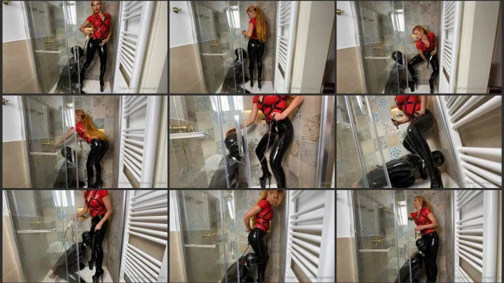 Screenshot 1 aus Göttin Slavena Latexanzug Dusche mit Sklave
