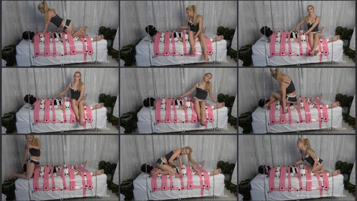Screenshot 1 aus Tease After Hours mit Mandy Marx