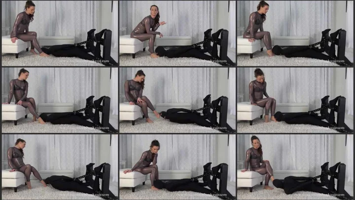 Screenshot 1 aus Blake Tangents perfekt gewölbte, verehre meine Füße