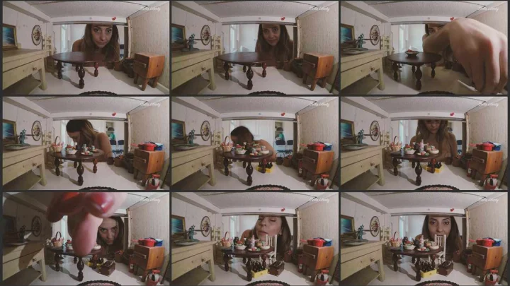 Screenshot 1 aus Stella richtet die Küche des Sklavinnenpuppenhauses ein