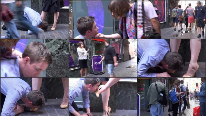Screenshot 1 aus Sehr öffentliche Erniedrigung von Mistress Evilyne