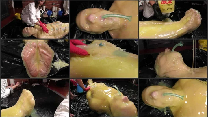 Screenshot 1 aus Eingekapselt in 4 Gallonen Silikon: Teil 2. Befreiung aus der Bondage